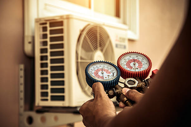 Professional Hvac technician working in Laurel, MS